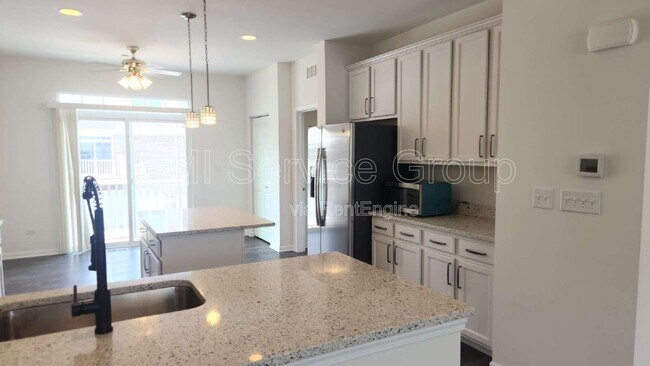 Foto del edificio - 4444 Monroe Ct