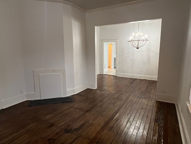 Building Photo - Newly Remodeled 2BR/1BA in Old Town Brunsw...