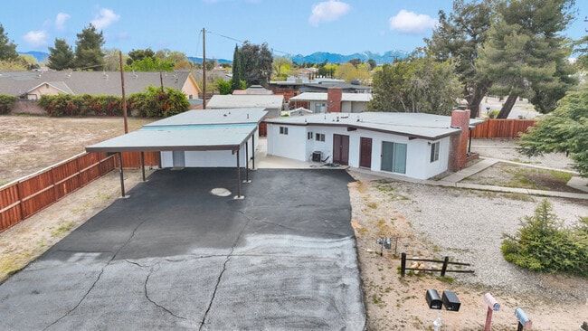 Building Photo - 17637 Sultana St