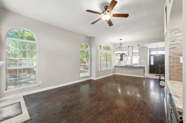 Building Photo - 9128 Cumberland Dr