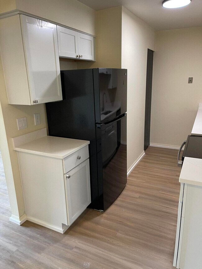 Foto del edificio - 510 Montrose Ave