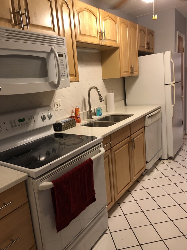 Building Photo - 1140 Ferdinand Ave Apt 9