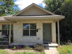 Building Photo - 810 E Avenue B