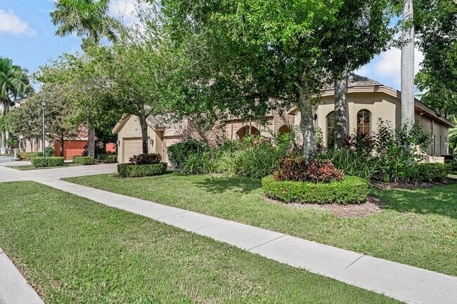 Foto del edificio - 10513 Versailles Blvd