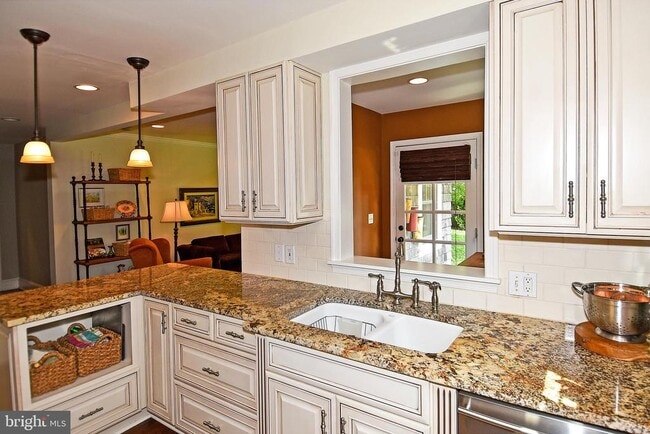 Building Photo - 4729 16th Rd N