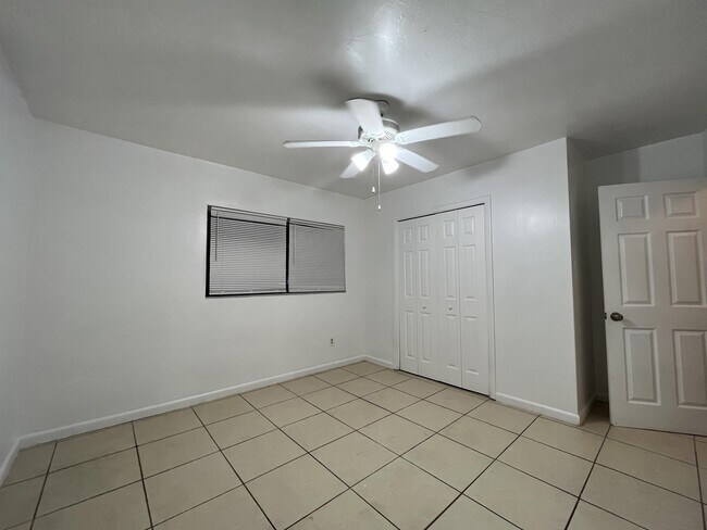 Building Photo - 6543 SW 28th St