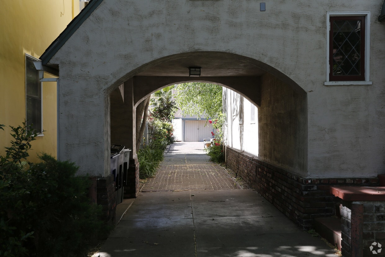 Building Photo - 3408 I St