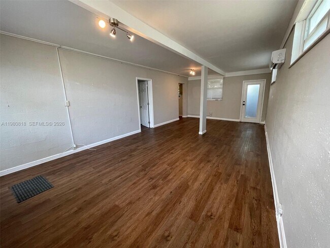 Foto del edificio - 305 NE 15th Ave