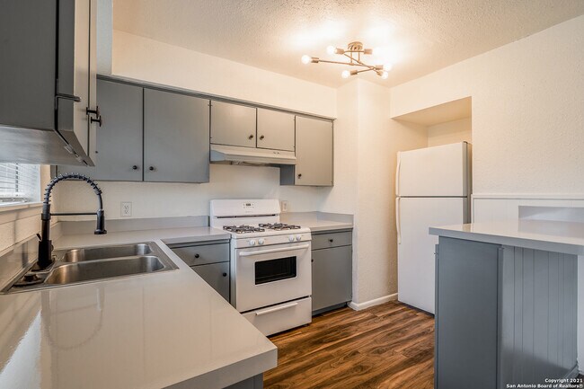 Foto del edificio - 532 Southtrail Dr