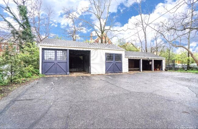 Foto del edificio - 3507 Clifton Ave