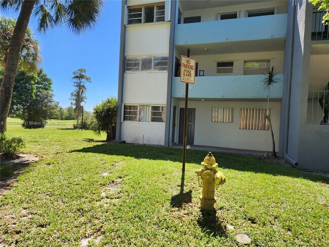 Building Photo - 8331 Sands Point Blvd