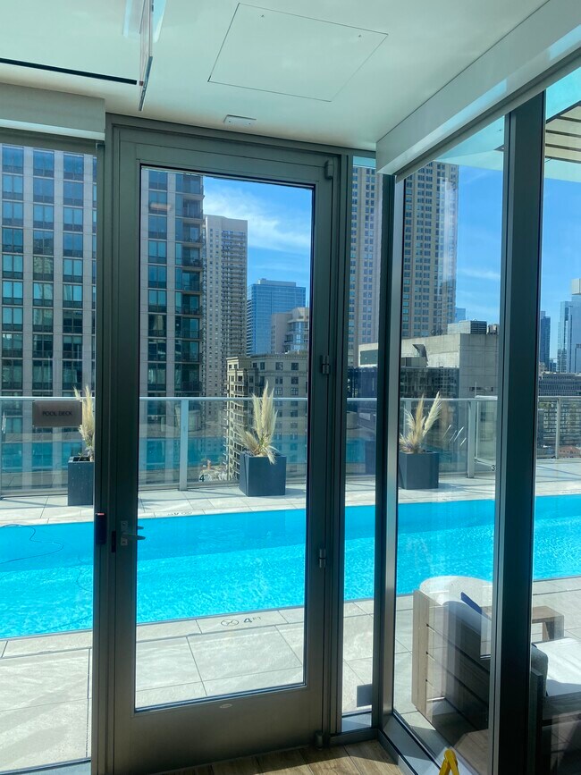 Downtown Luxury Living - 705 N State St