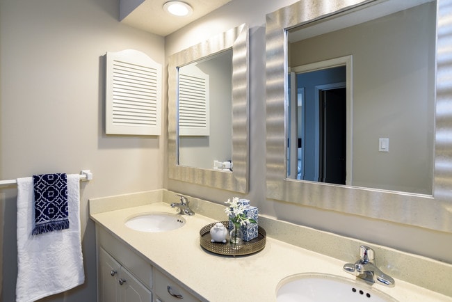 Bathroom (2 bedroom) - Kendallwood Apartments