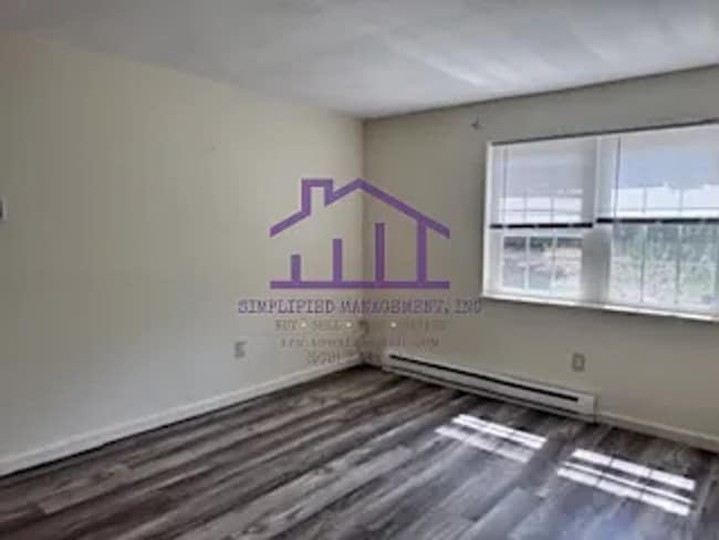 Building Photo - 740 Central St