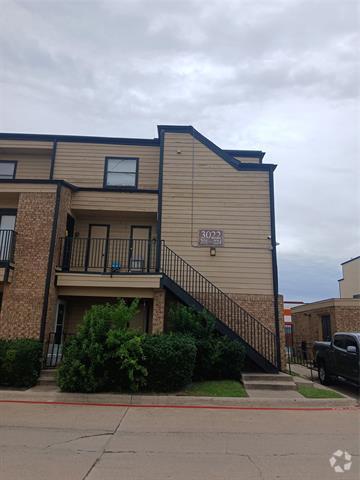 Building Photo - 3022 Forest Ln