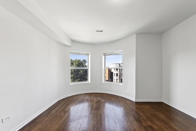 Foto del edificio - 3 bedroom in Chicago IL 60653