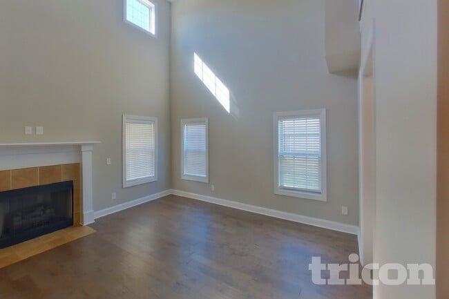 Building Photo - 1509 Burrows Ave