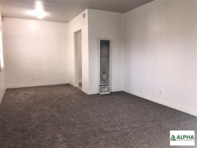 Building Photo - Great  price