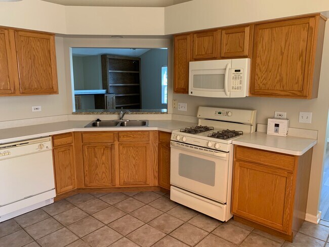 Foto del edificio - 2817 Stonewater Dr