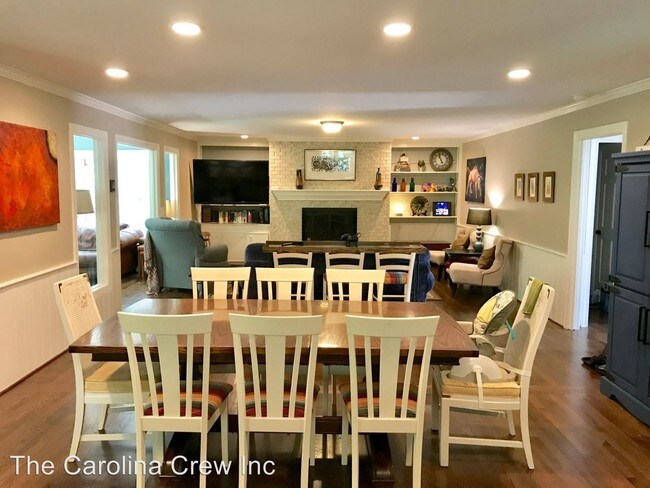 Foto del edificio - 5 br, 3.5 bath House - 4243 Allistair Rd