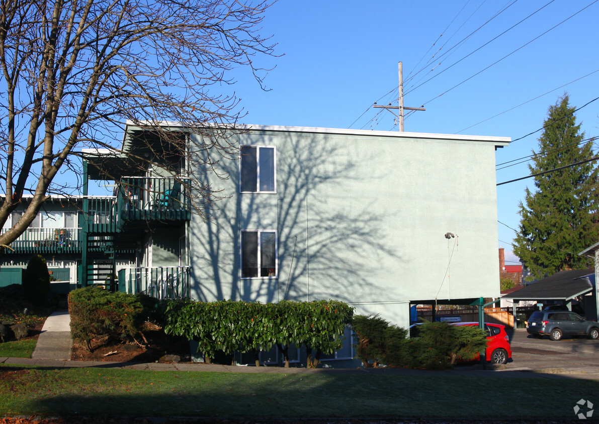 Foto del edificio - Andrew Barrett Apartments