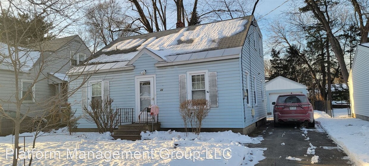 Primary Photo - 6 br, 2 bath House - 44 Locust Park