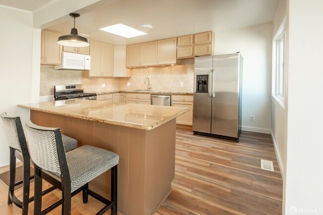 Foto del edificio - 316 Bridgeview Dr