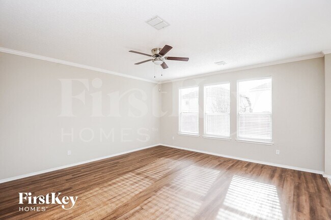 Foto del edificio - 4713 Palm Ridge Dr