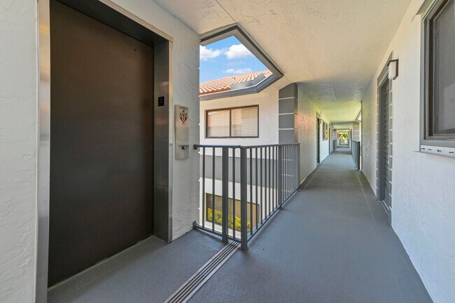 Foto del edificio - 15234 Lakes of Delray Blvd