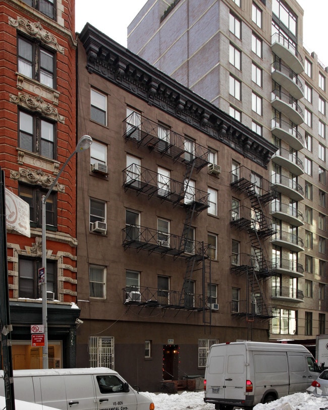 Building Photo - 64-66 Thompson St