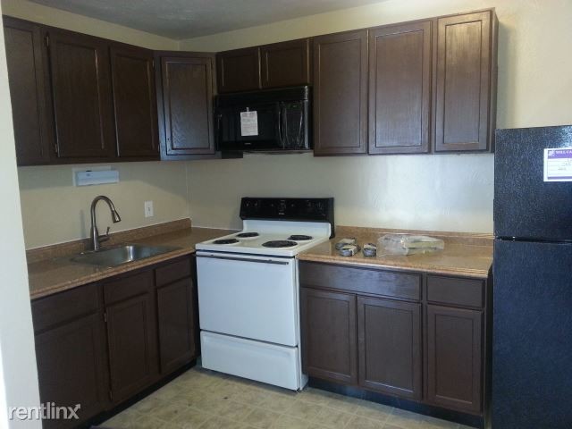 Primary Photo - 2550 S Big Bend Blvd