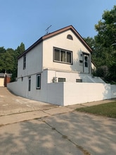 Building Photo - 723 Conway St