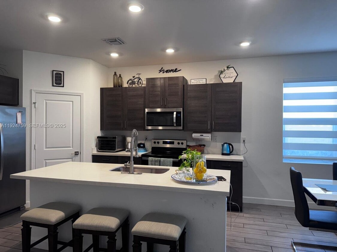 Photo - 13201 SW 269th Terrace, Homestead, FL 33032