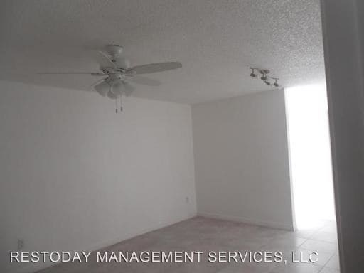 Building Photo - 614 SW Jeanne St