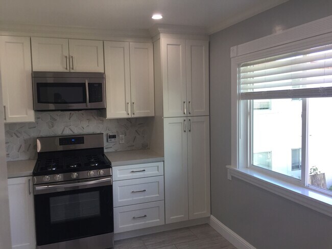 kitchen - 2110 Spaulding Ave
