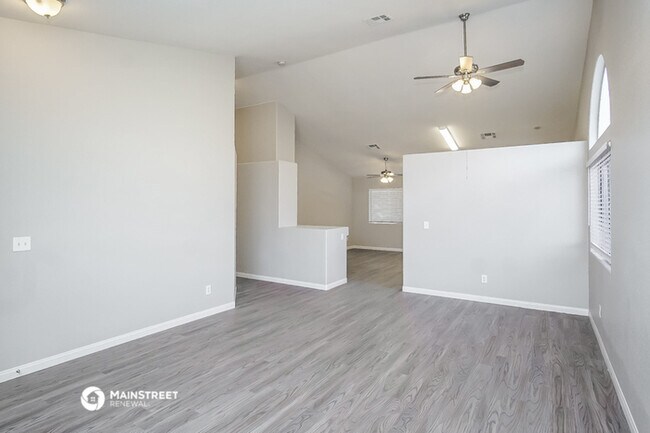 Building Photo - 825 Fuerte Ct