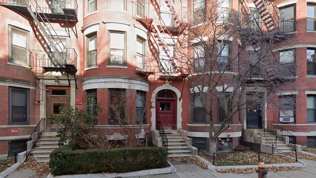 Building Photo - 13 Buswell St