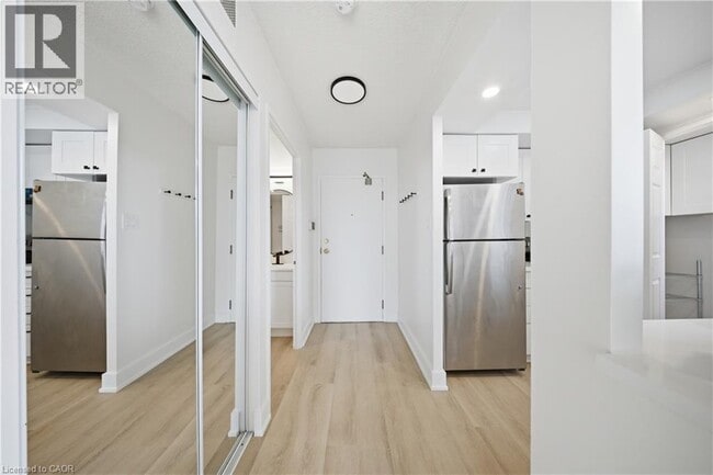 Building Photo - 265 Enfield Pl