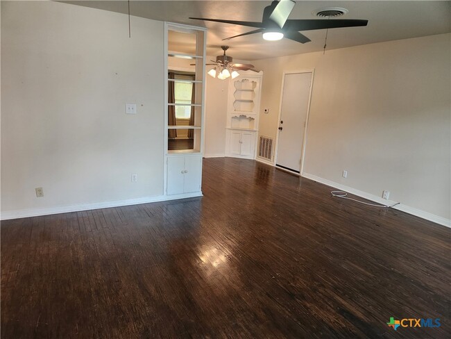 Building Photo - 2312 N 13th St