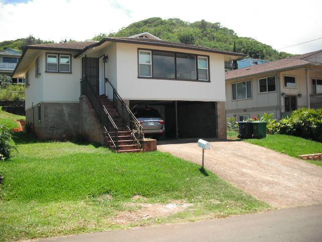 Foto del edificio - 3 Bed/ 2.5 Bath House with Den in Kaneohe