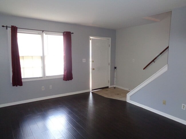 Building Photo - 2 Bedroom Townhouse In Kernersville