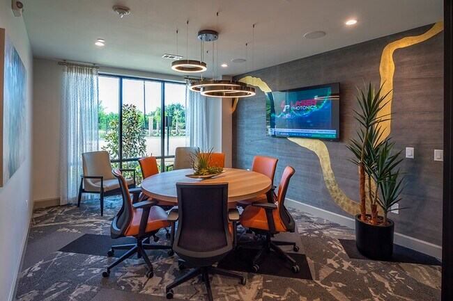 Foto del edificio - 1724 Partnership Way