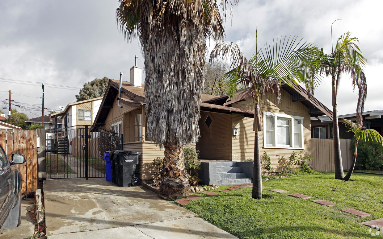 Primary Photo - 3128-3130 Juniper St