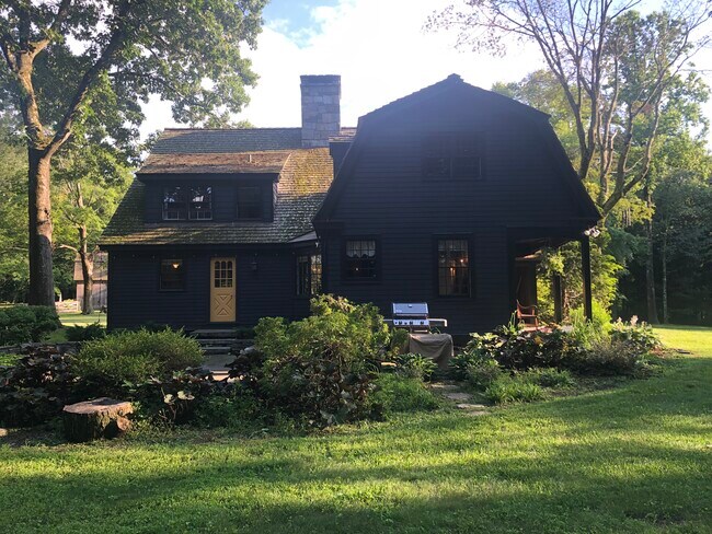 Foto del edificio - 44 Dayton Rd