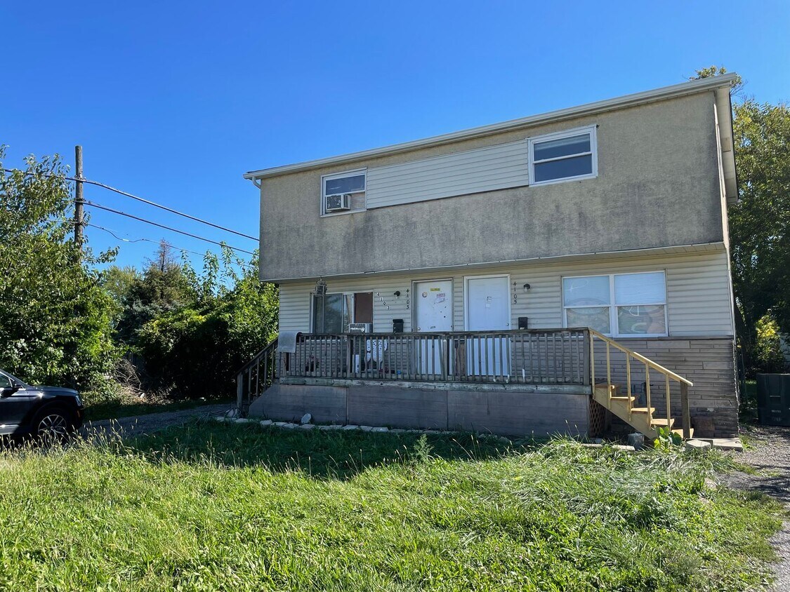 Foto principal - 4105 Sullivant Ave