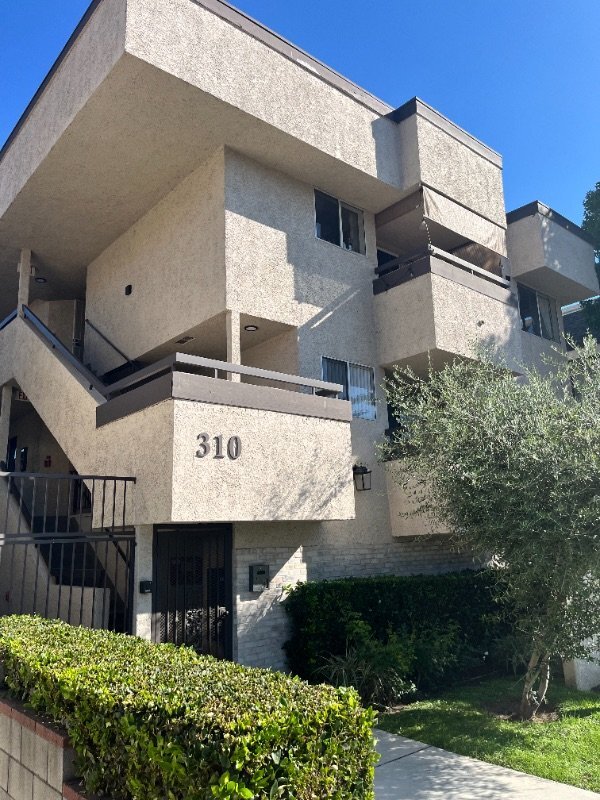 Building Photo - 310 E Santa Anita Ave