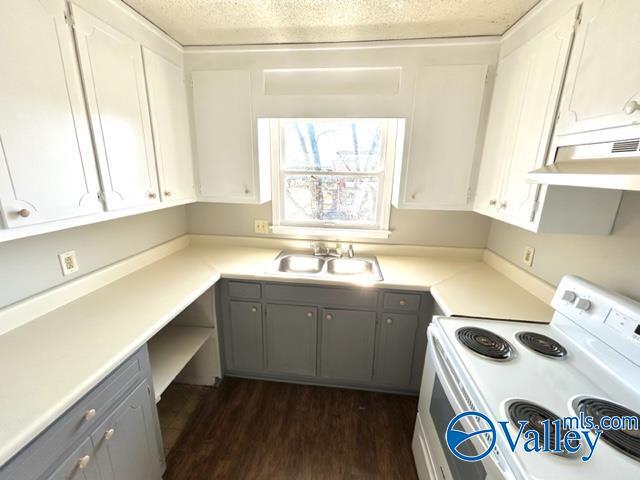 Building Photo - 4420 Bonnell Dr