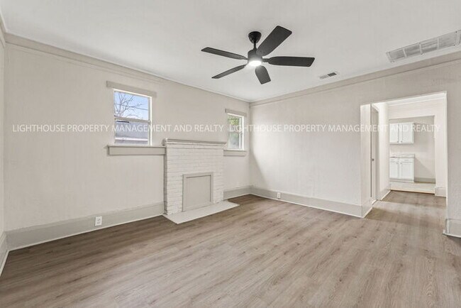 Foto del edificio - Newly Renovated 3 Bedroom Home with Screened Porch