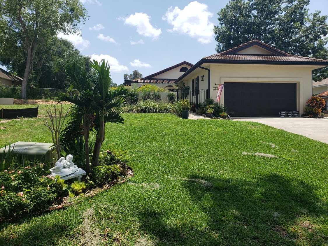 Primary Photo - Eustis 2 Bed 2 Bath Single Family Home
