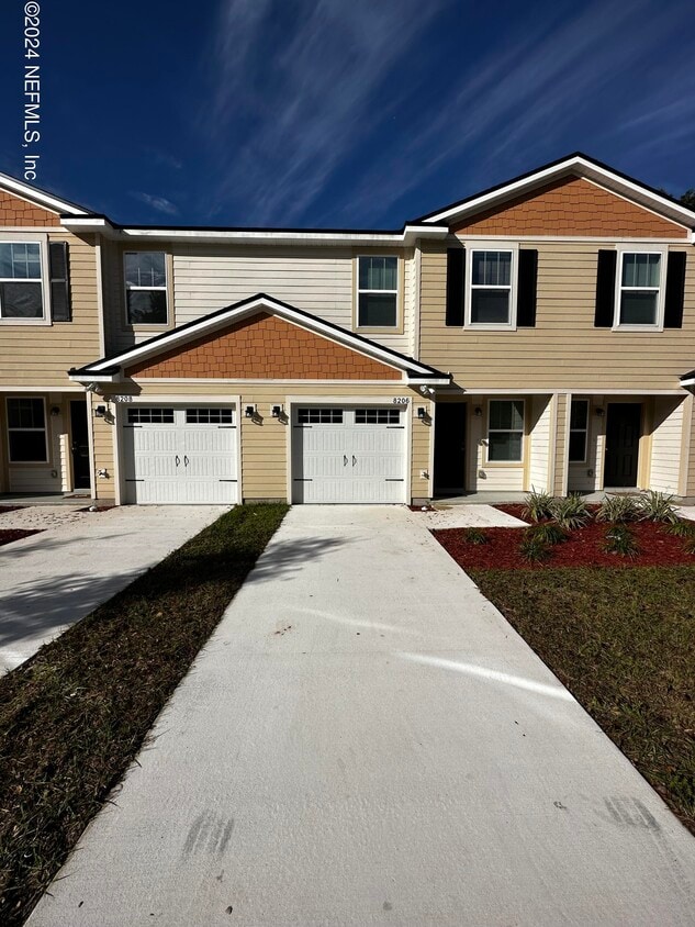 8206 Halls Hammock Ct, Jacksonville, FL 32244 Townhome Rentals in